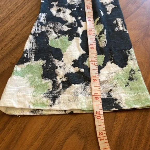 ANTHROPOLOGIE AKEMI + KIN long sleeved asymmetrical T-shirt with flared sleeves. - Picture 14 of 16